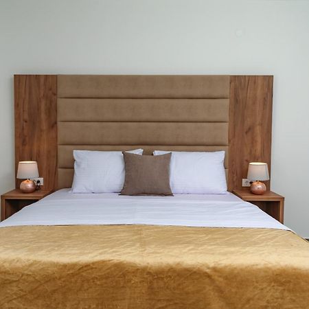 Mika'S Seaview Apartments Бар Екстериор снимка