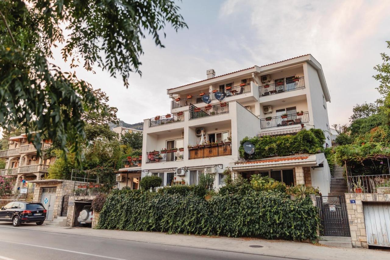 Mika'S Seaview Apartments Бар Екстериор снимка