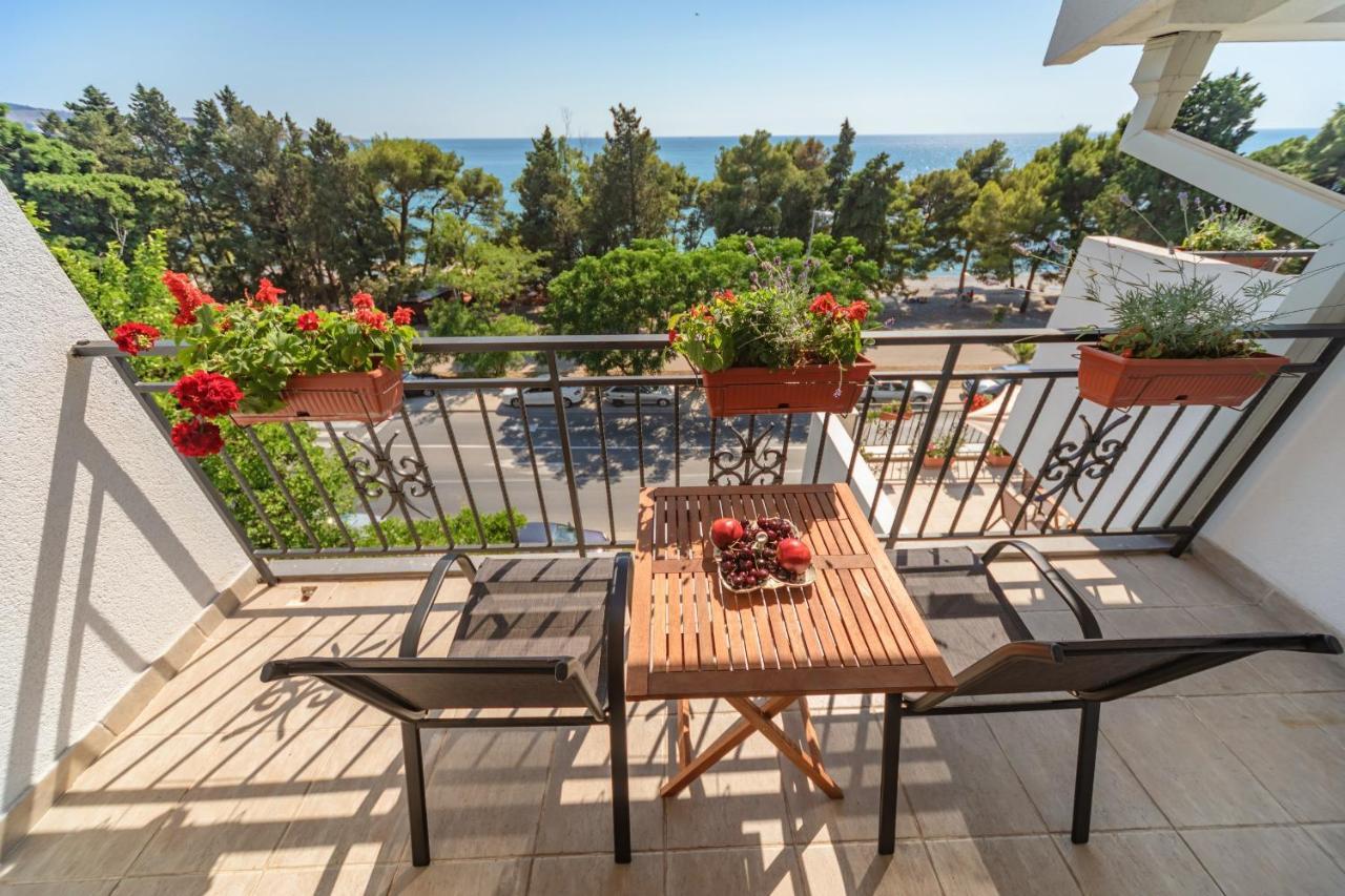 Mika'S Seaview Apartments Бар Екстериор снимка
