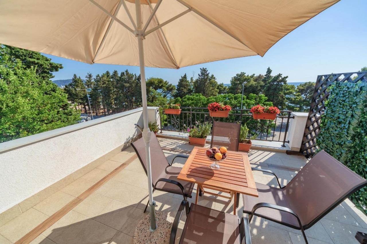 Mika'S Seaview Apartments Бар Екстериор снимка