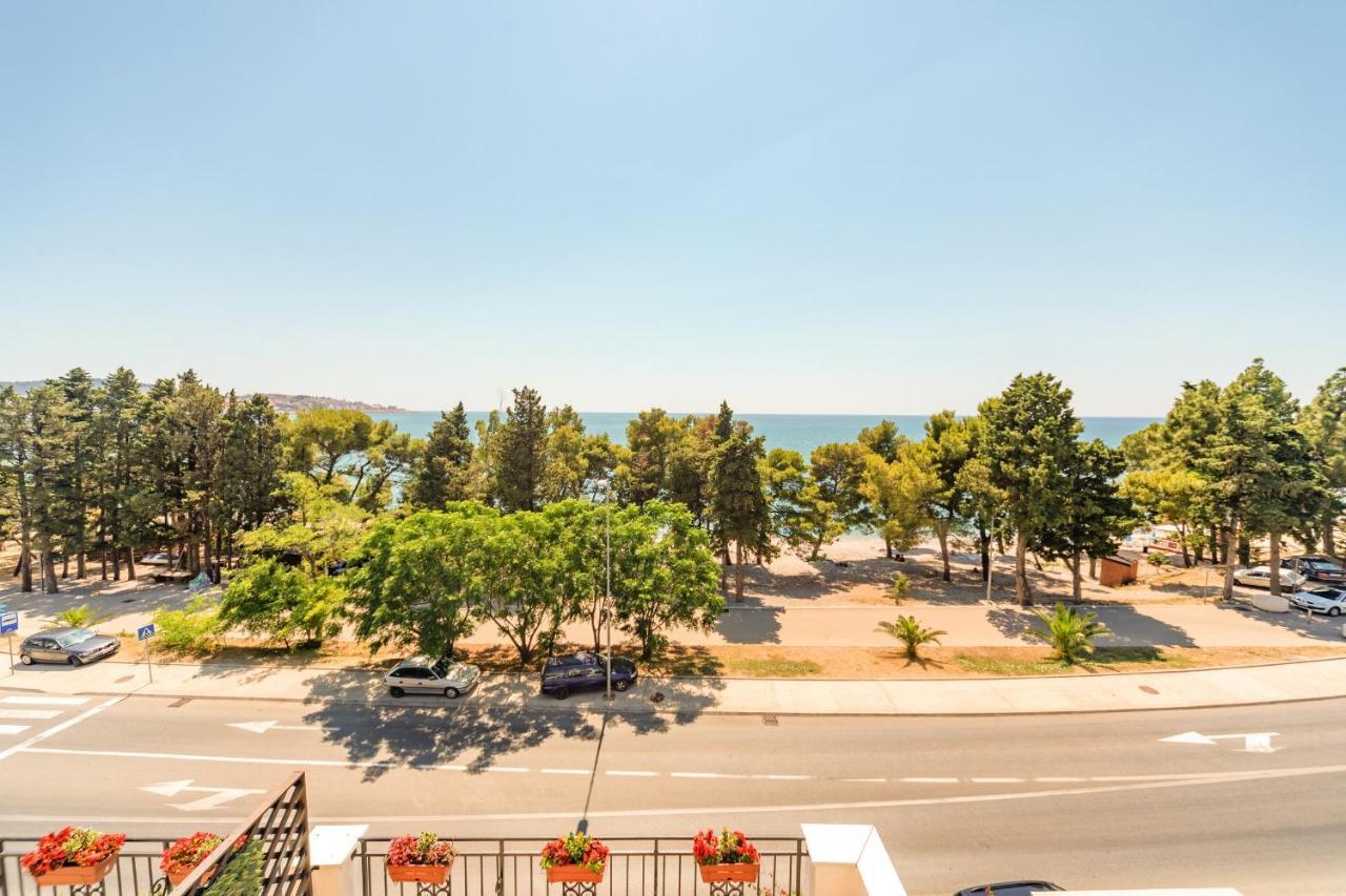 Mika'S Seaview Apartments Бар Екстериор снимка