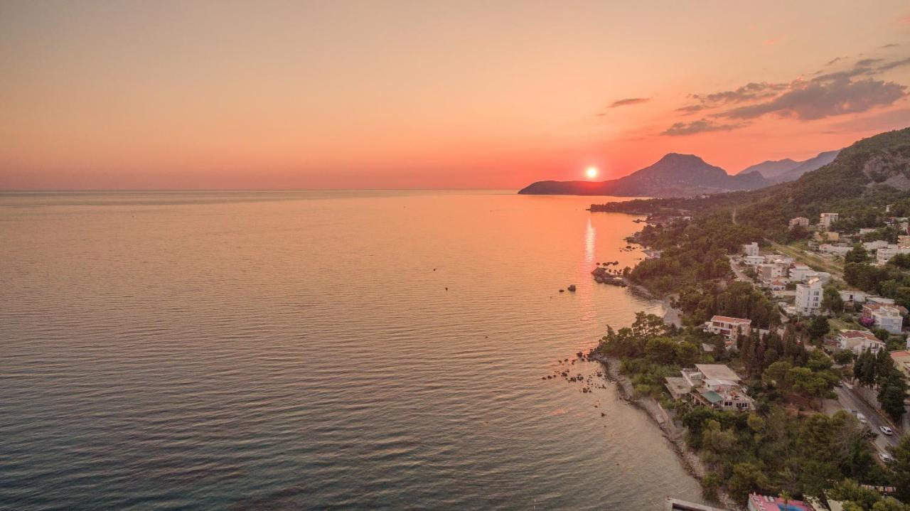 Mika'S Seaview Apartments Бар Екстериор снимка