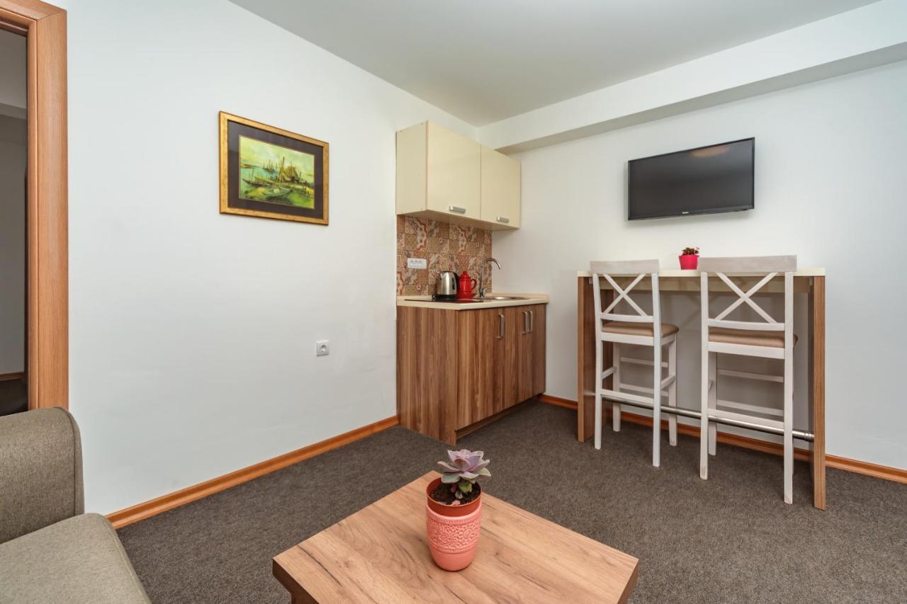 Mika'S Seaview Apartments Бар Екстериор снимка
