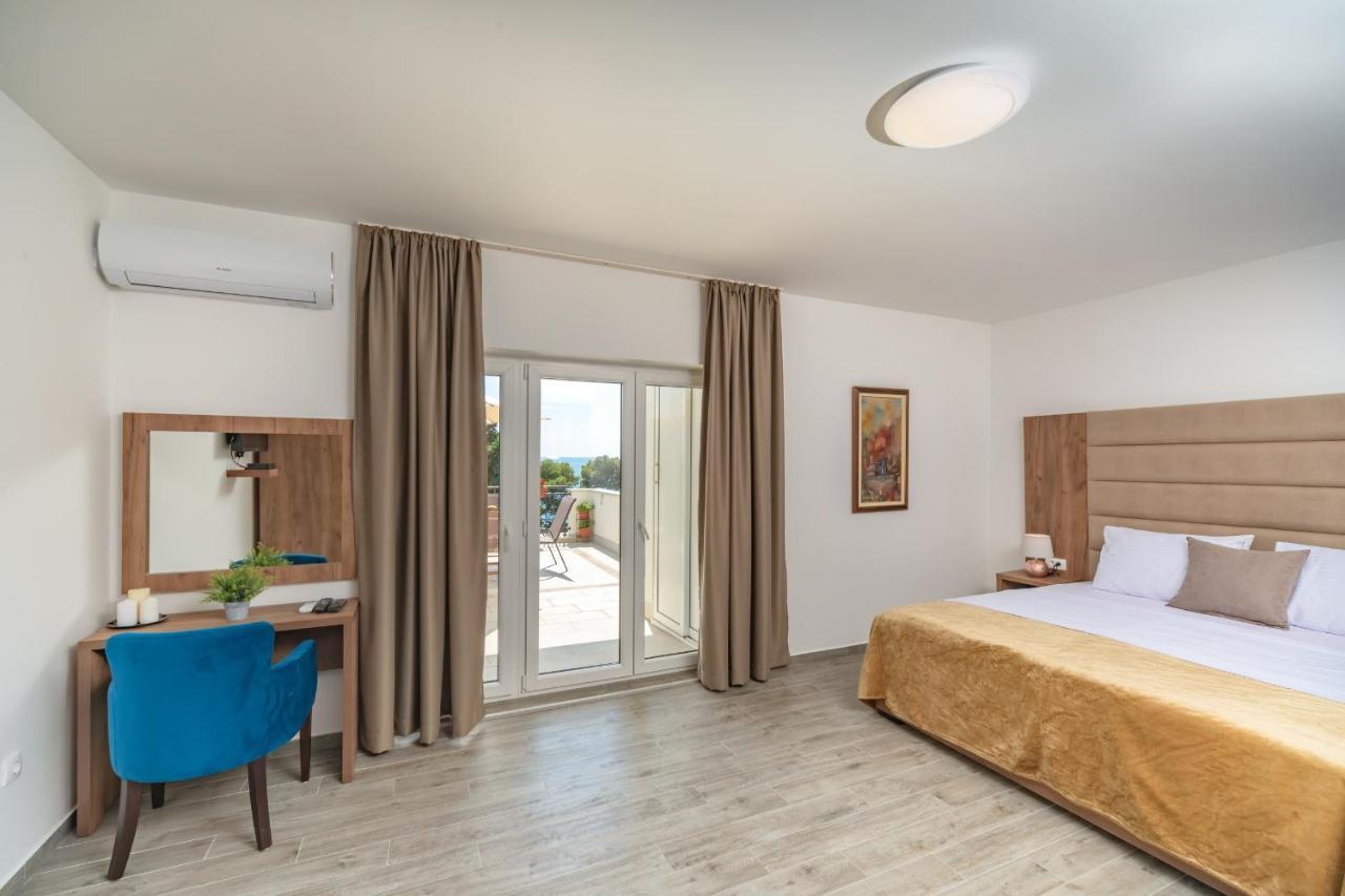 Mika'S Seaview Apartments Бар Екстериор снимка