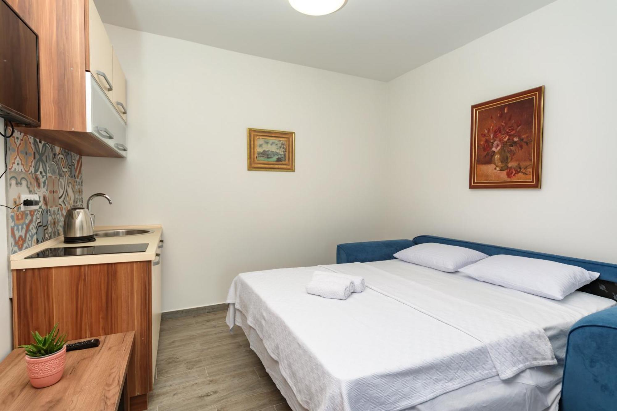 Mika'S Seaview Apartments Бар Стая снимка