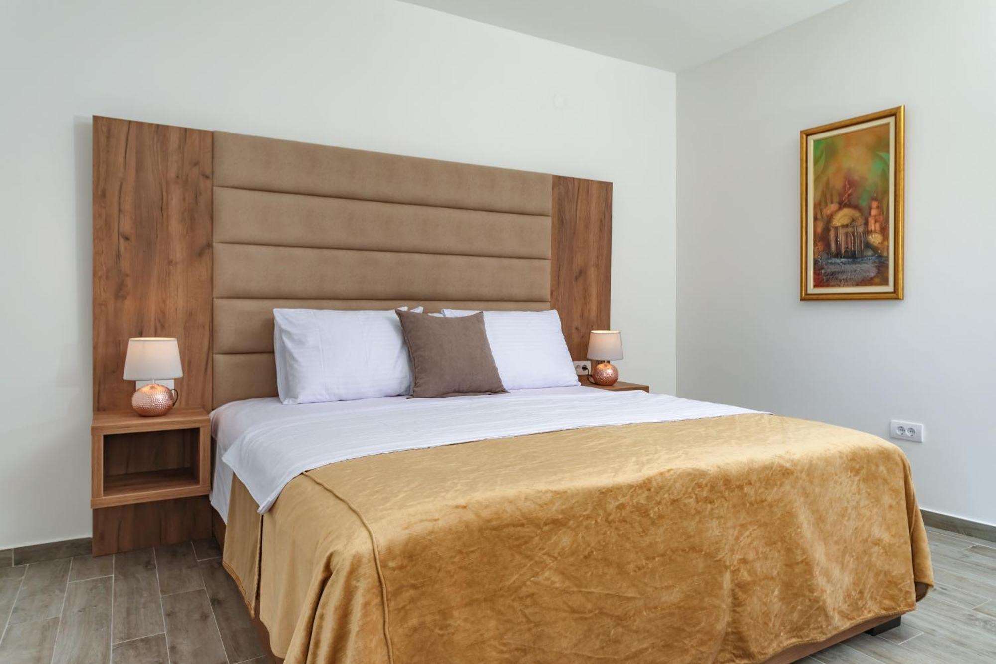 Mika'S Seaview Apartments Бар Екстериор снимка
